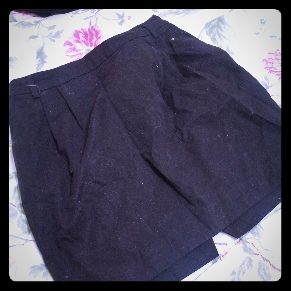 Black H&M short skirt